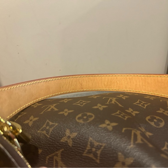 Louis Vuitton Berri PM bag Authentic - Picture 5 of 16
